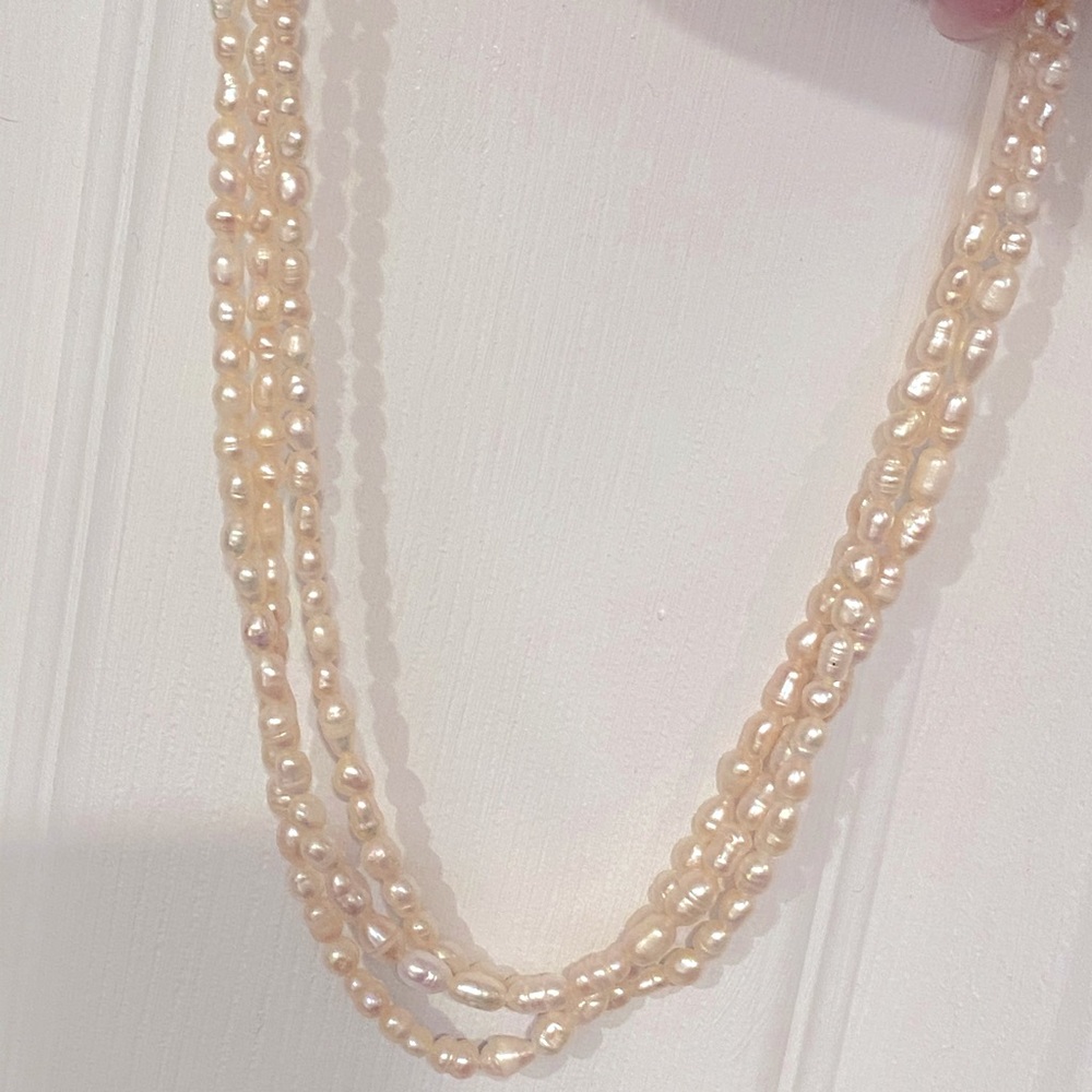 Faux pearl necklace. 16”.